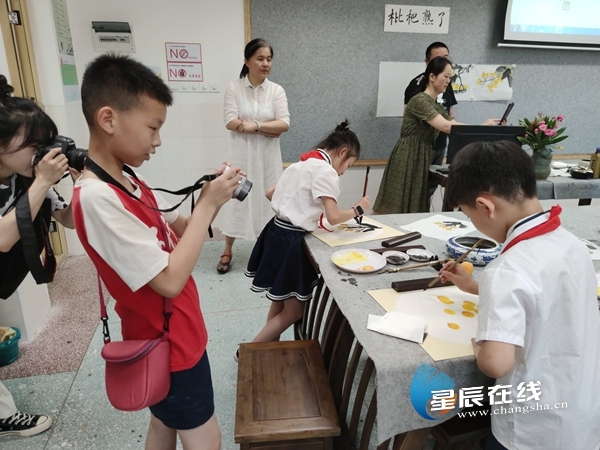 星辰影像青少年行攝團走進泰禹小學記錄城市記錄美