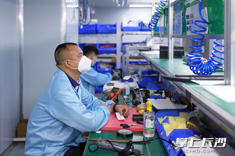 凌翔磁浮推出了凌动MTS磁浮环形线、磁浮接驳线、重载传输线等一系列创新产品。