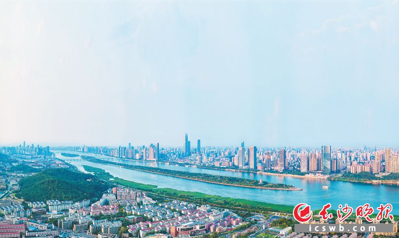 山水洲城长沙正以文化为经、以创新为纬,编织着中部崛起的不朽传奇。 长沙晚报全媒体记者 邹麟 摄