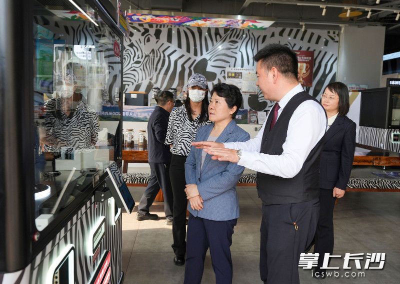 小咖主咖啡梦工厂高桥旗舰店调研现场。