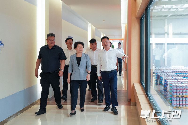 吴桂英来到立邦新型材料(湖南)有限公司。