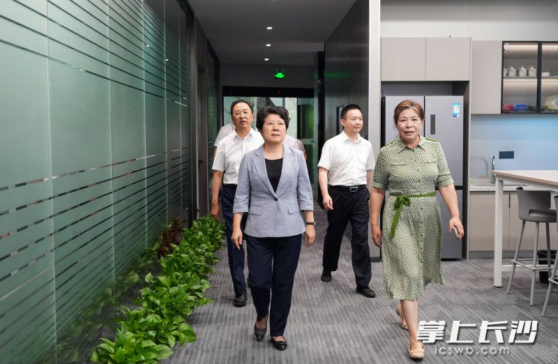 吴桂英来到湖南博深供应链有限公司。