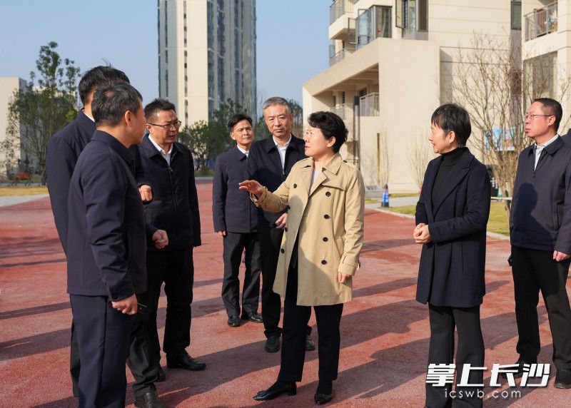 开福区山月嘉园农民安置房项目调研现场。