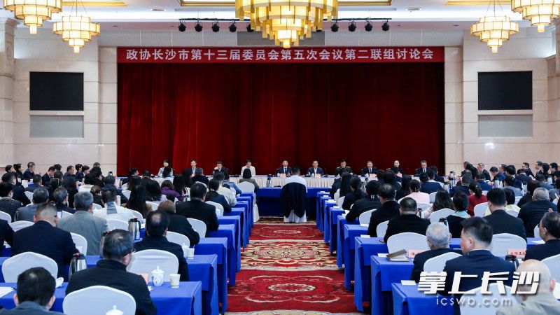 1月8日，市委副书记、代市长陈博彰参加市政协十三届五次会议第二联组讨论。 长沙晚报全媒体记者 董阳 摄