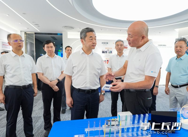 陈竞调研爱尔眼科医院集团股份有限公司。