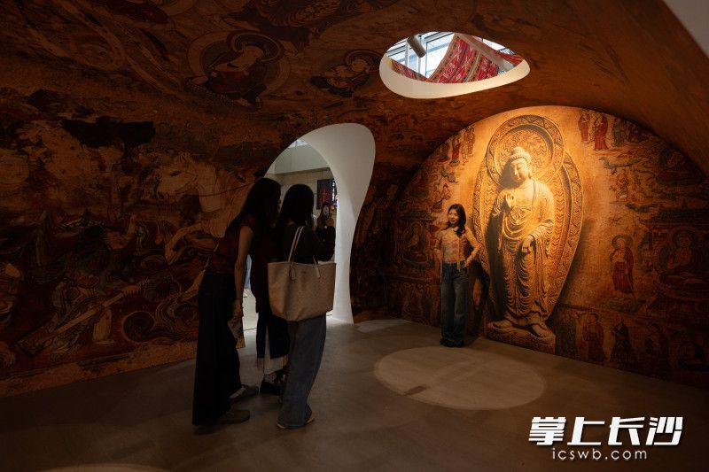 《我的吐鲁番》多媒体互动项目为观众搭建起触摸&ldquo;火洲&rdquo;吐鲁番、读懂湘吐同心的视觉窗口。