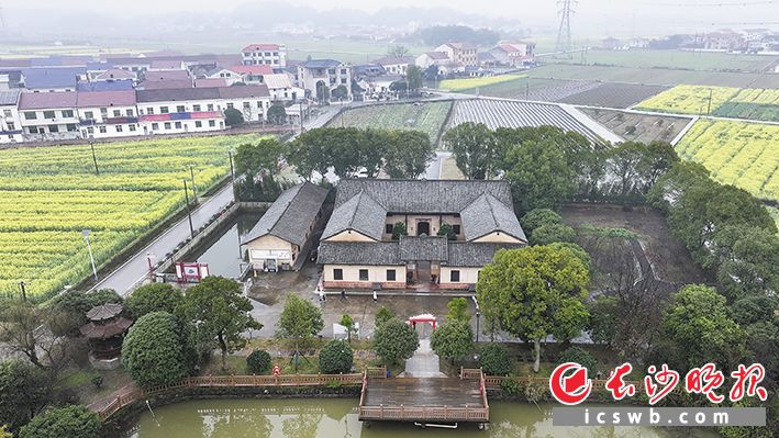 浏阳市北盛镇马战村以王震故居创建4A级景区为抓手，实现红色文旅与乡村振兴同频共振。