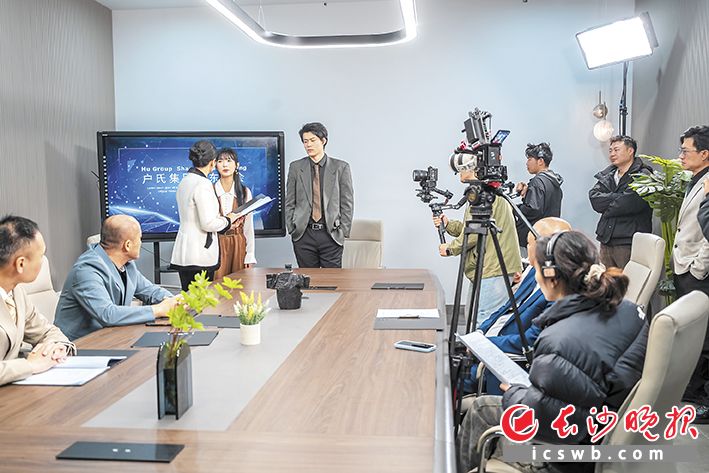 湘湖大视听产业园内,剧组正在进行拍摄。