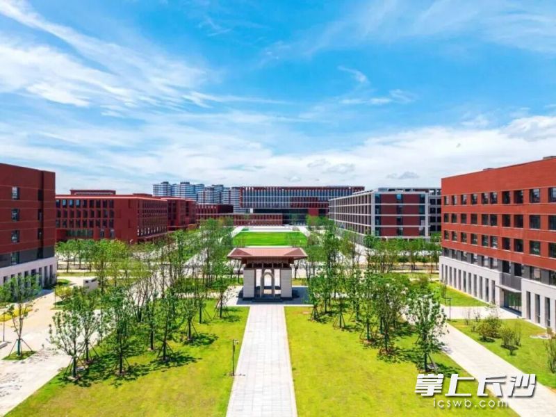 该校区环境优美。