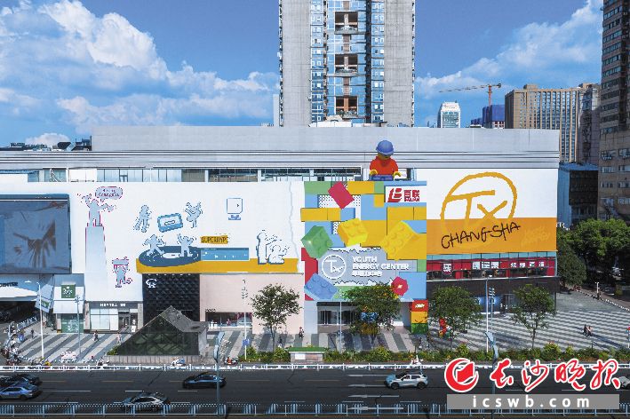 有着彩色涂鸦外立面的TX长沙年轻力中心，成为五一商圈潮流新地标。除署名外均为受访者 供图