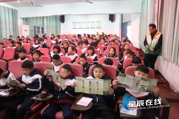 黎果)3月7日,黃興故居紀念館與黃興中學,黃興鎮中心小學等學校,聯合