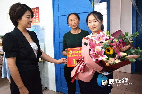 长沙开展走访慰问道德模范活动 礼遇好人弘扬时代文明