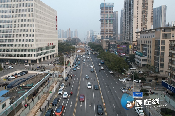 长沙市桐梓坡路拓改工程湘雅附三医院段顺利完工并通车运行