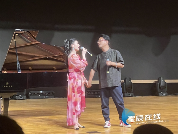 (陈怡文演奏《哈尼情歌》)(刘天野(长笛)与向坤(钢