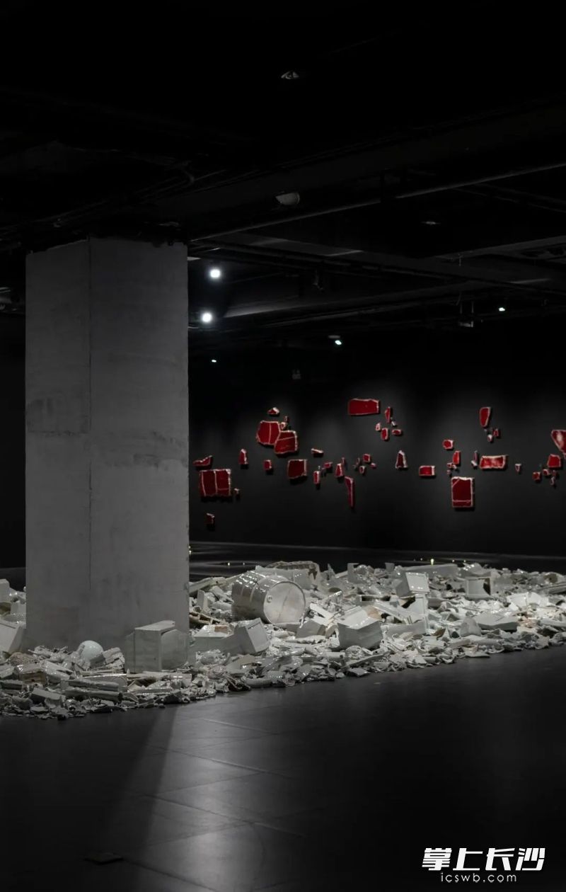 “痕迹之形”展览一隅。