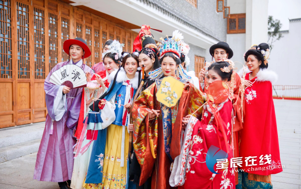 本周末就在洋湖水街花船巡游汉式婚礼国潮汉服节又来啦