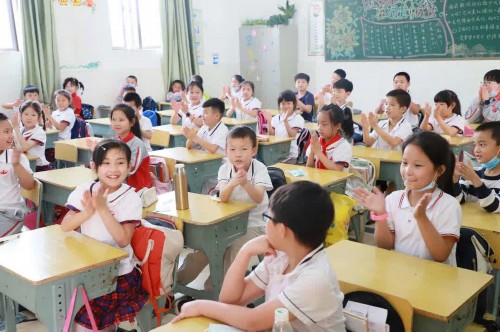 长沙市砂子塘小学:担当教育扶贫重任 彰显师德品牌光辉