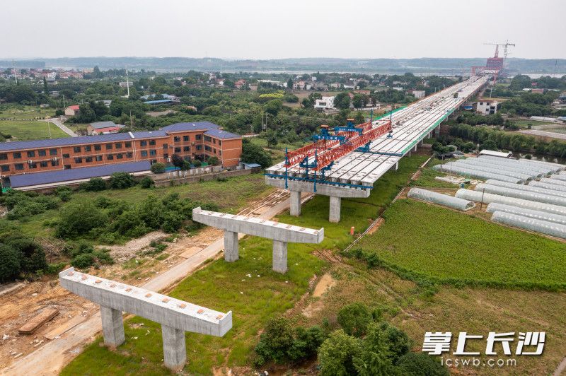 跨江之桥、融城之路建设正酣，这些交通项目拉近长株潭“时空距离”