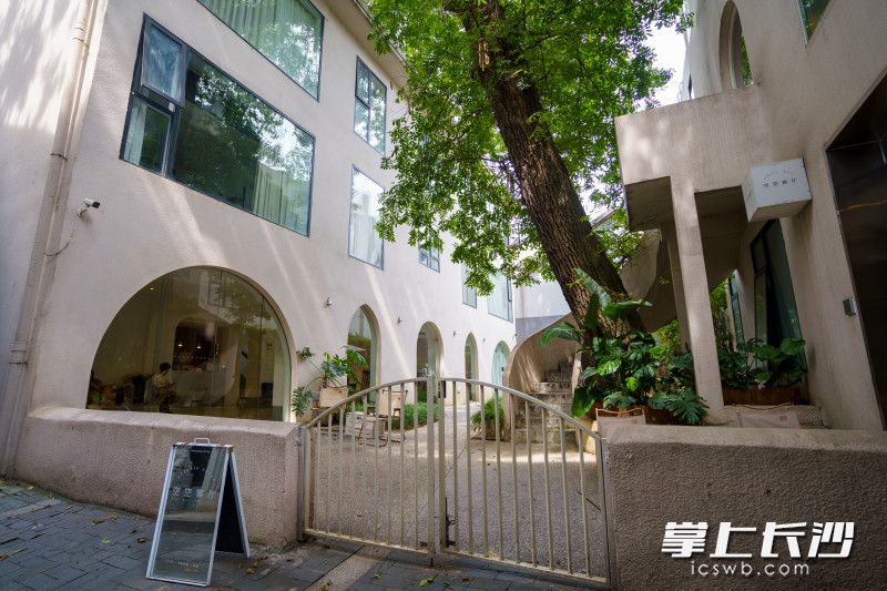 “空空客厅”潮宗街店。