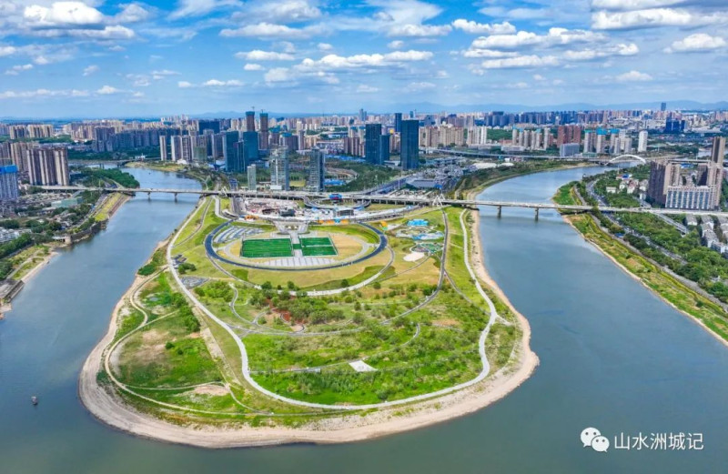 近年来,马栏山聚集视频文创产业链上下游企业4000余家,成为中部地区文化创意领域的一座“高峰”。刘晓敏 摄