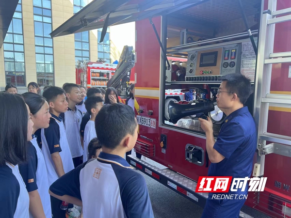 宁乡市消防救援大队南太湖消防救援站迎来宁乡市长郡沩东中学2308班